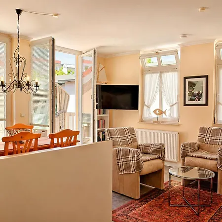 Captains Lounge